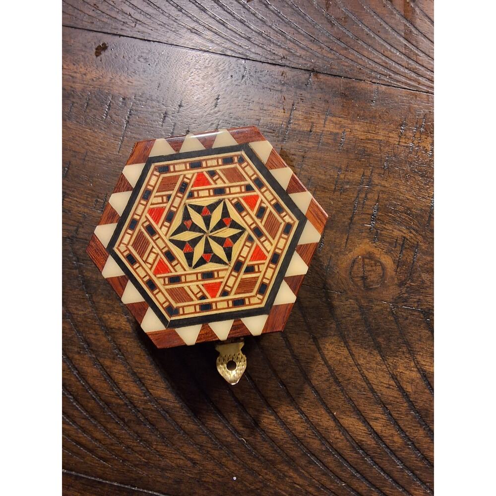 LAGUNA TRINKET BOX, VINTAGE